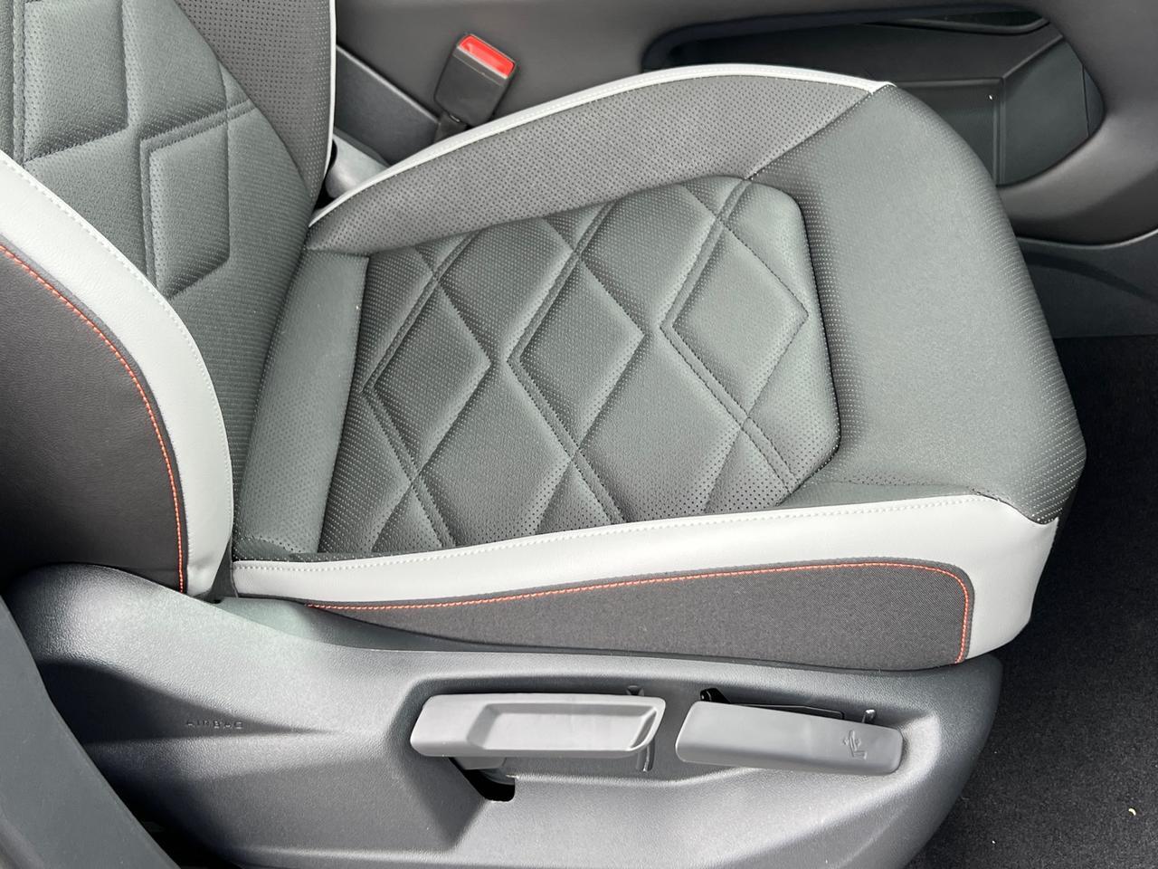 2025 Volkswagen Atlas 2.0T Peak Edition SE Hagerstown MD