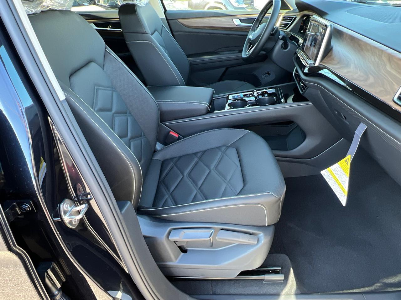 2025 Volkswagen Atlas 2.0T SE w/Technology Hagerstown MD