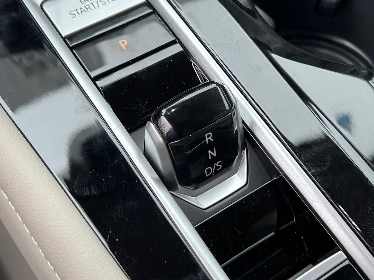 2025 Volkswagen Atlas 2.0T SE w/Technology Hagerstown MD