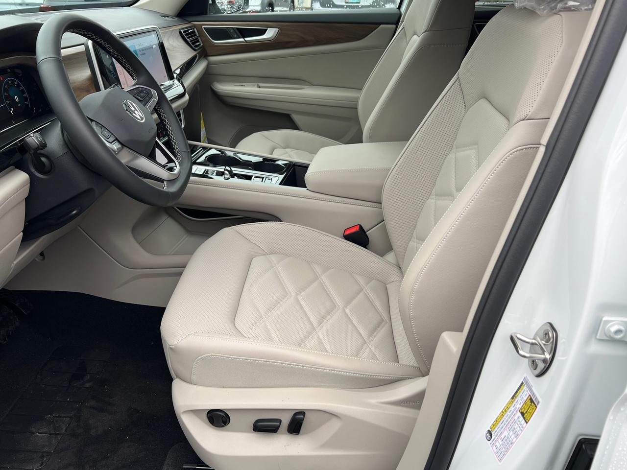 2025 Volkswagen Atlas 2.0T SE w/Technology Hagerstown MD