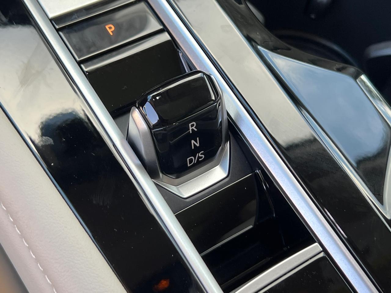 2025 Volkswagen Atlas 2.0T SE w/Technology Hagerstown MD