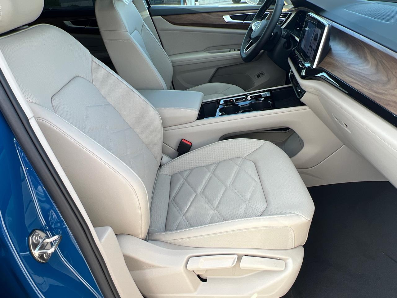 2025 Volkswagen Atlas 2.0T SE w/Technology Hagerstown MD