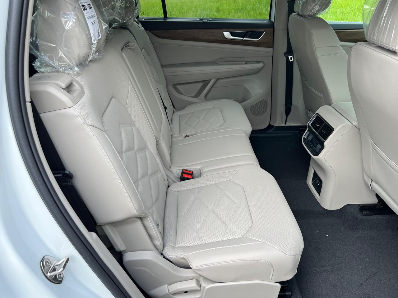 2025 Volkswagen Atlas 2.0T SE w/Technology Hagerstown MD