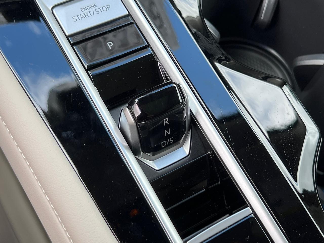 2025 Volkswagen Atlas 2.0T SE w/Technology Hagerstown MD