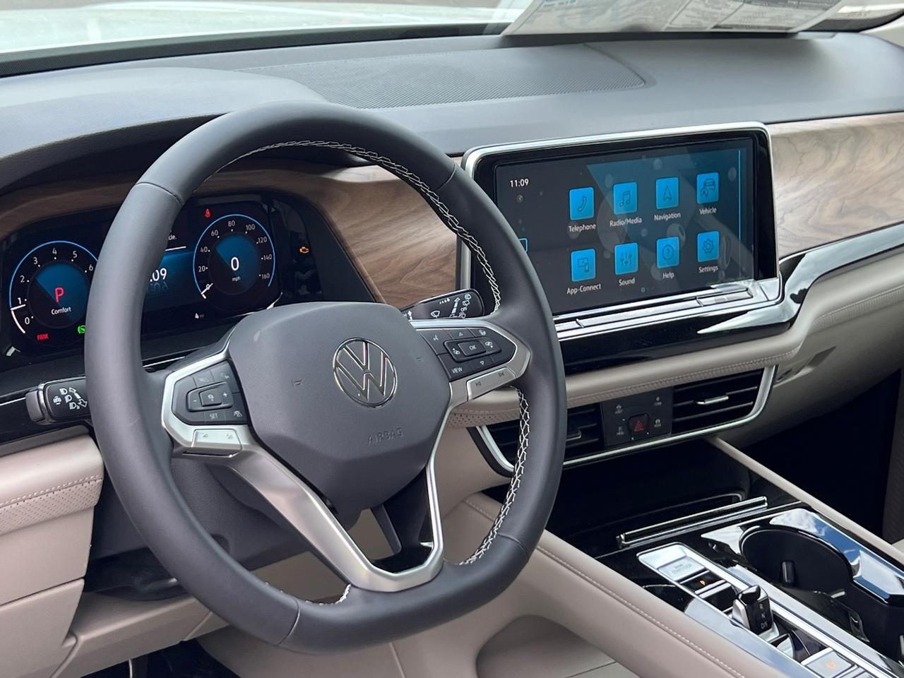 2025 Volkswagen Atlas 2.0T SE w/Technology Hagerstown MD