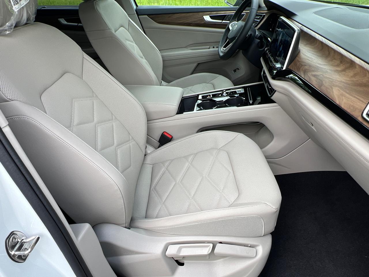 2025 Volkswagen Atlas 2.0T SE w/Technology Hagerstown MD