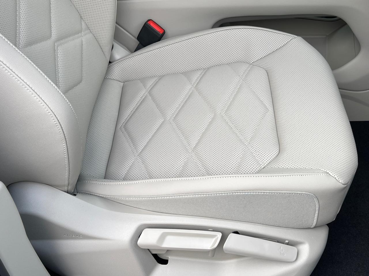 2025 Volkswagen Atlas 2.0T SE w/Technology Hagerstown MD