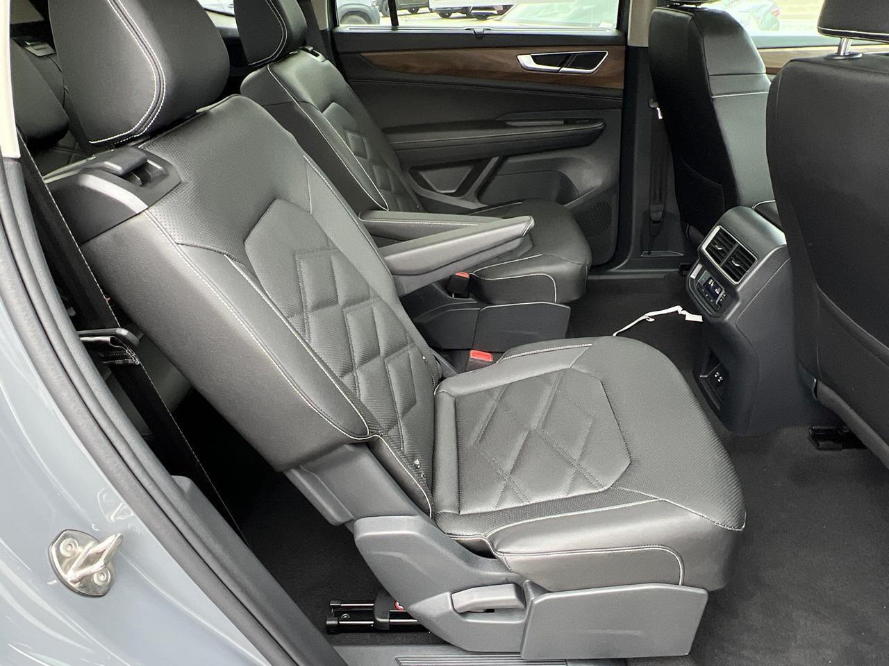 2025 Volkswagen Atlas 2.0T SE w/Technology Hagerstown MD