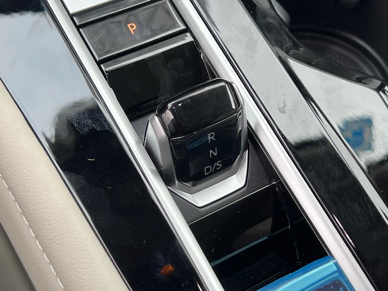 2025 Volkswagen Atlas 2.0T SE w/Technology Hagerstown MD