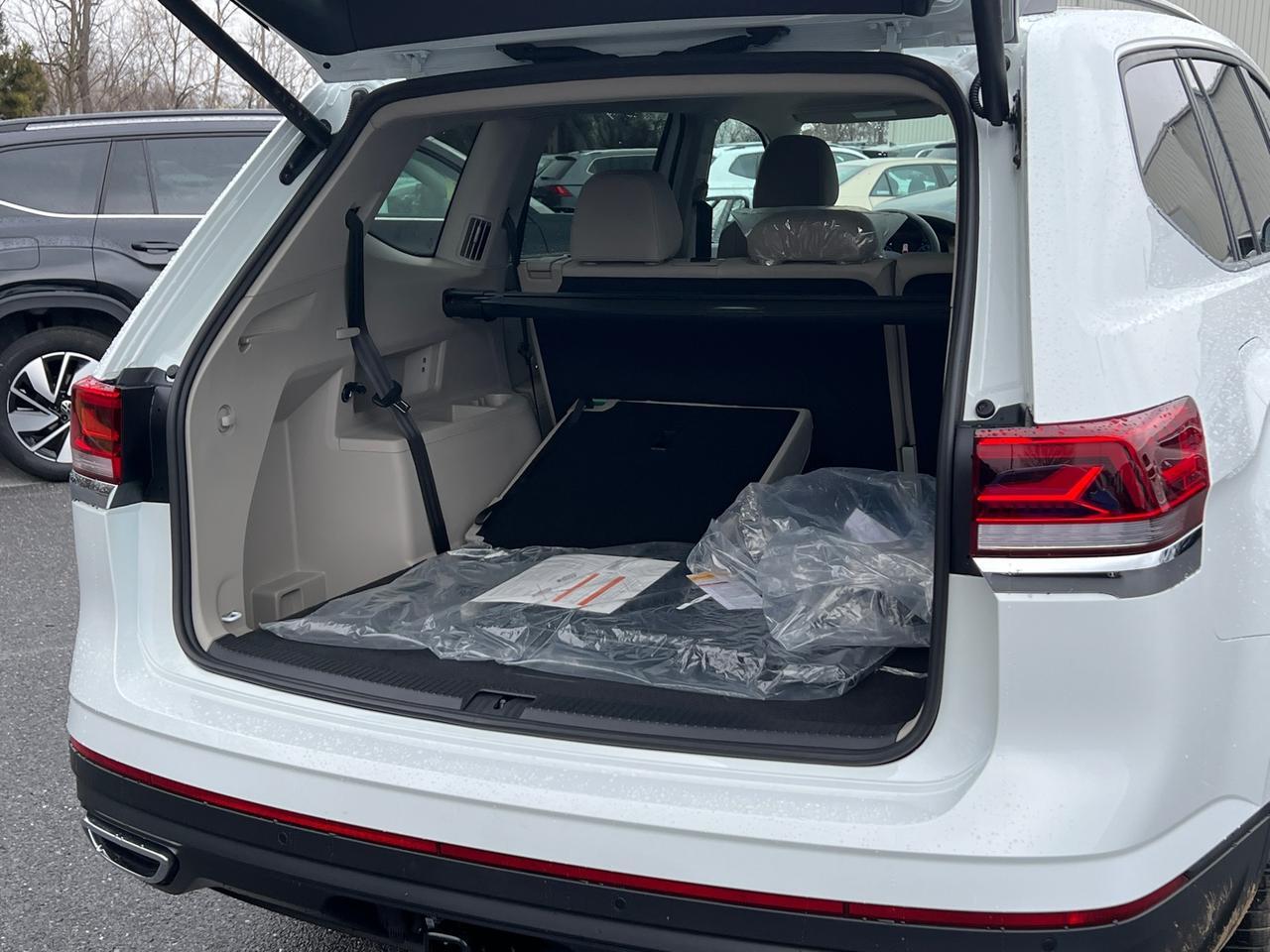 2025 Volkswagen Atlas 2.0T SE w/Technology Hagerstown MD