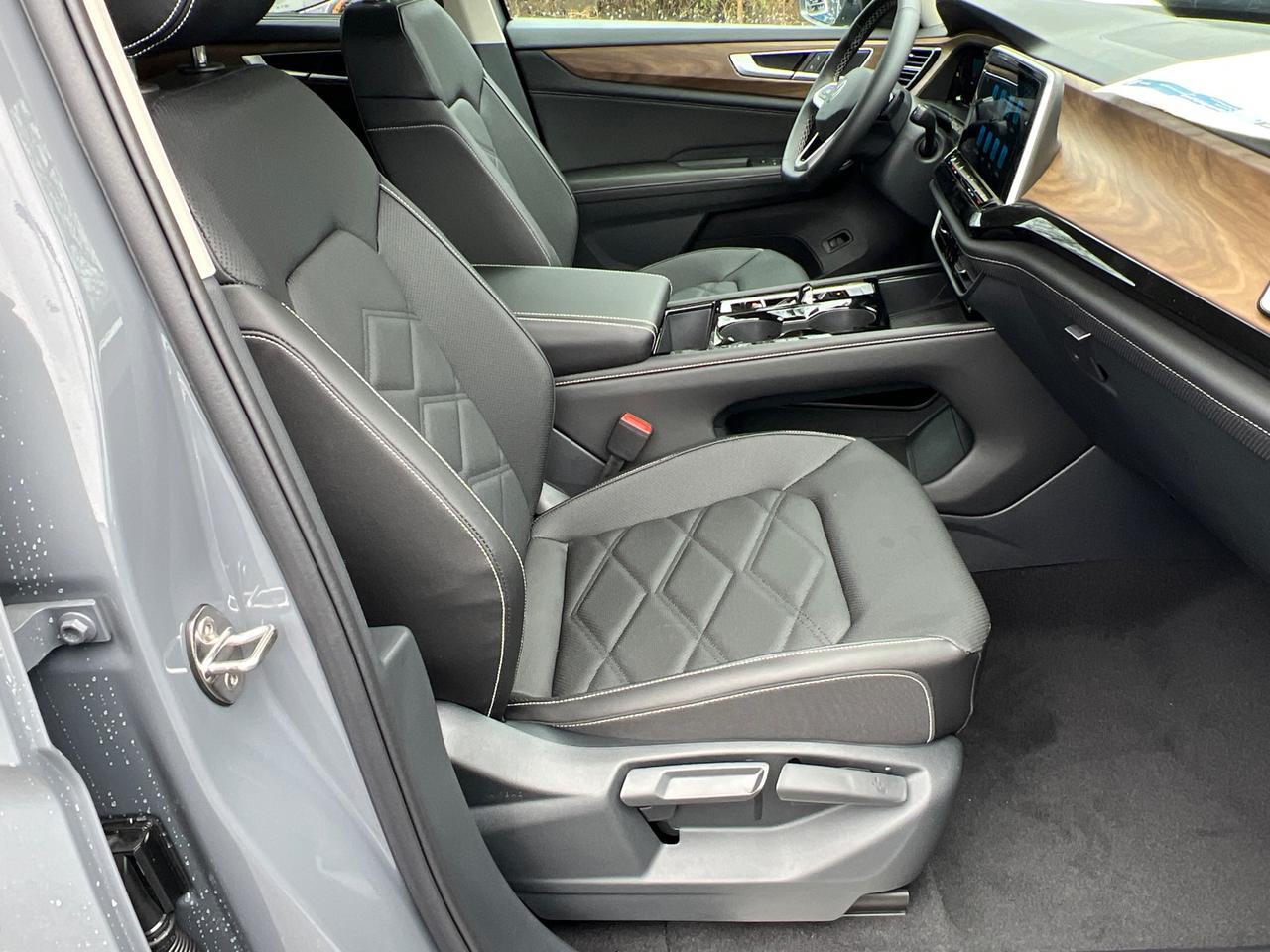 2025 Volkswagen Atlas 2.0T SE w/Technology Hagerstown MD