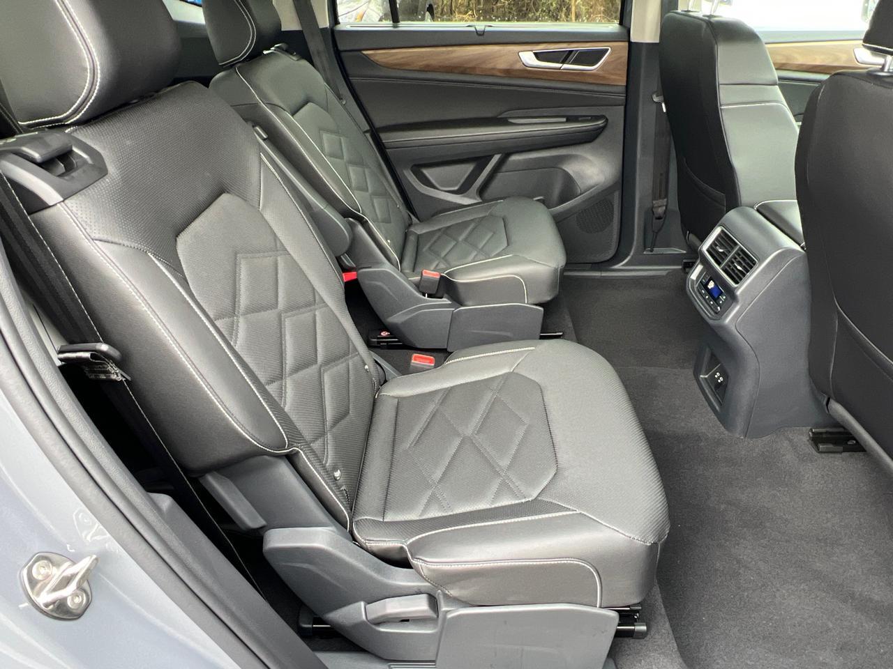 2025 Volkswagen Atlas 2.0T SE w/Technology Hagerstown MD