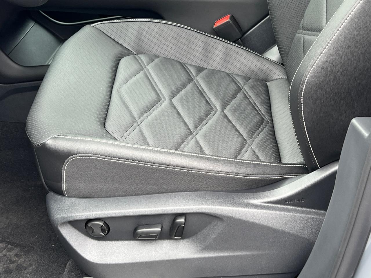 2025 Volkswagen Atlas 2.0T SE w/Technology Hagerstown MD