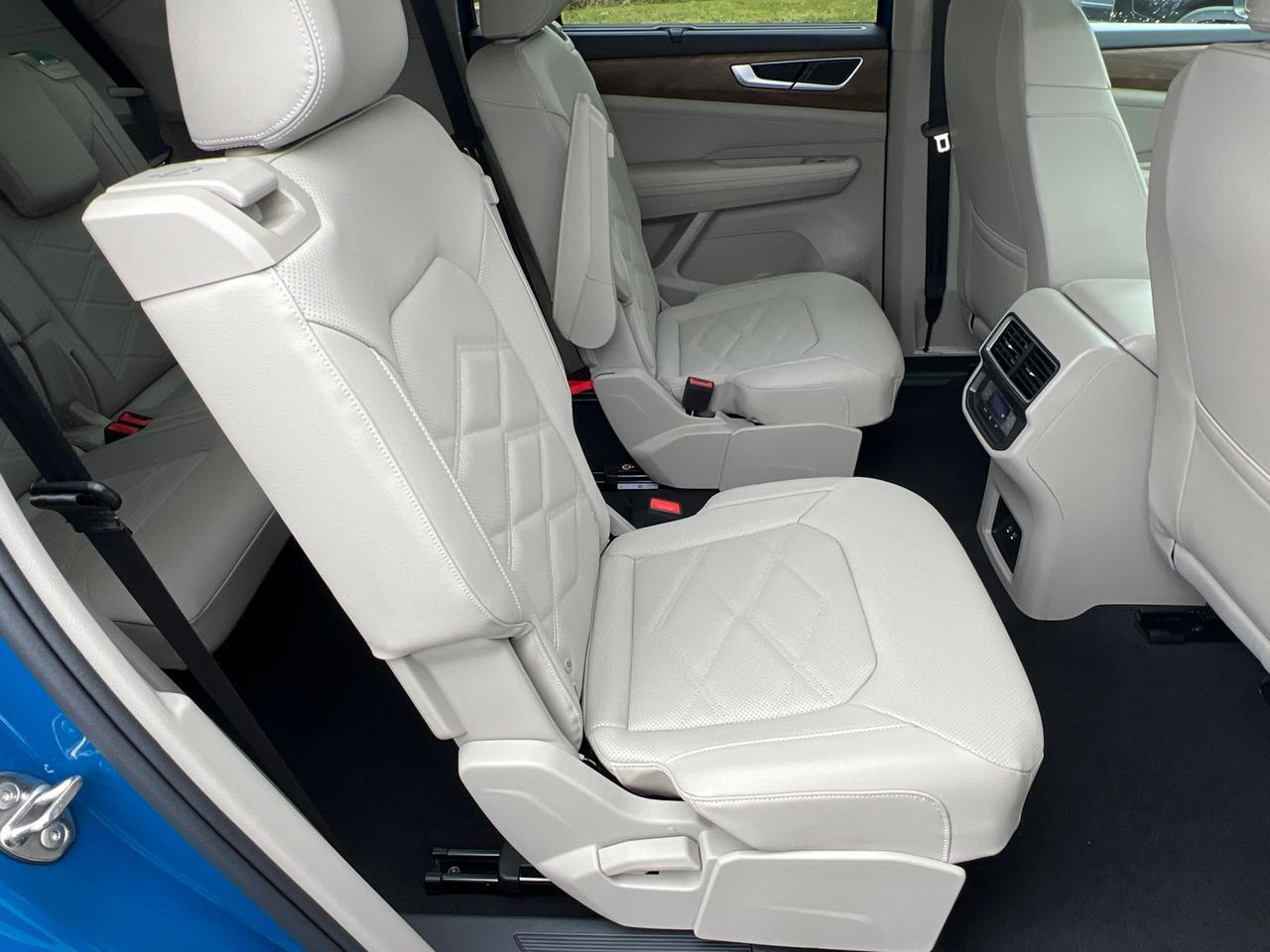 2025 Volkswagen Atlas 2.0T SE w/Technology Hagerstown MD