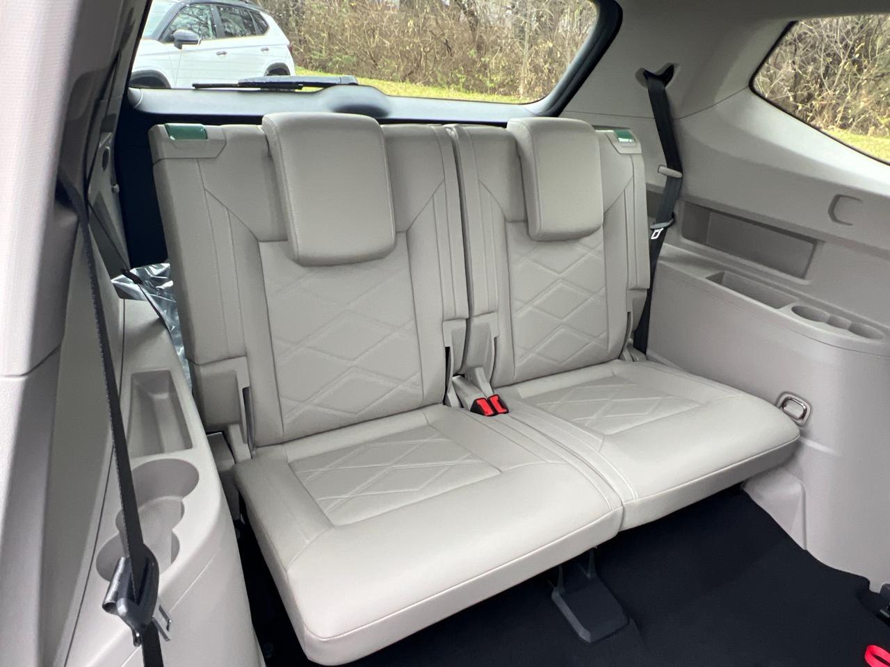 2025 Volkswagen Atlas 2.0T SE w/Technology Hagerstown MD