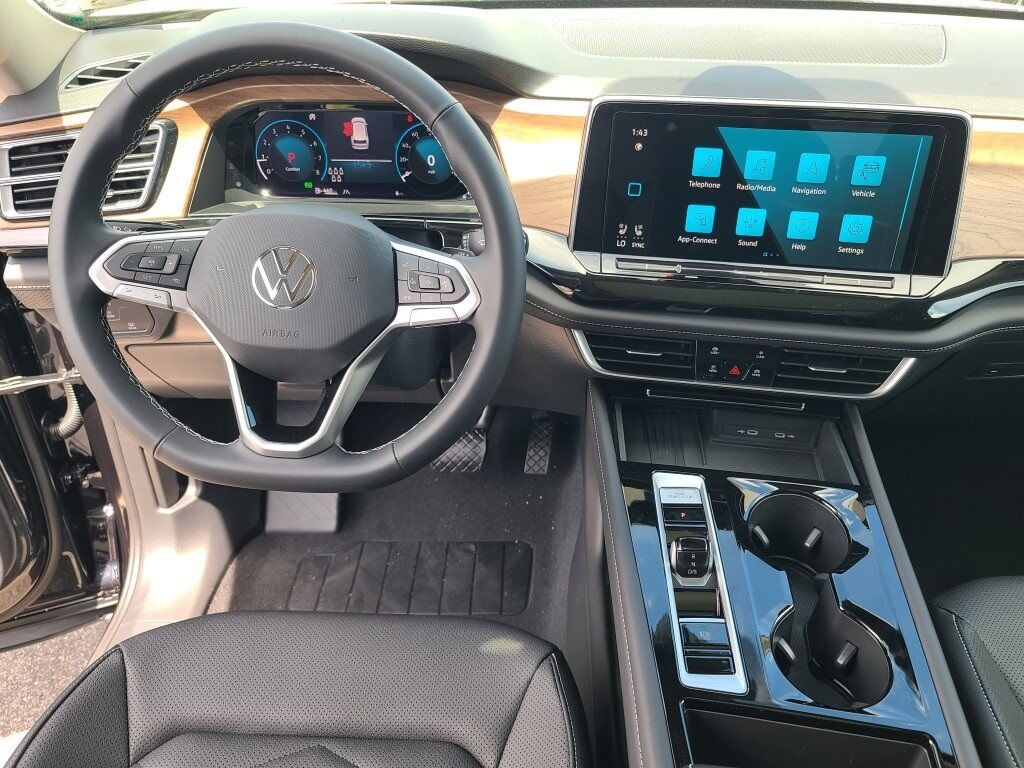 2025 Volkswagen Atlas 2.0T SE w/Technology Springfield VA