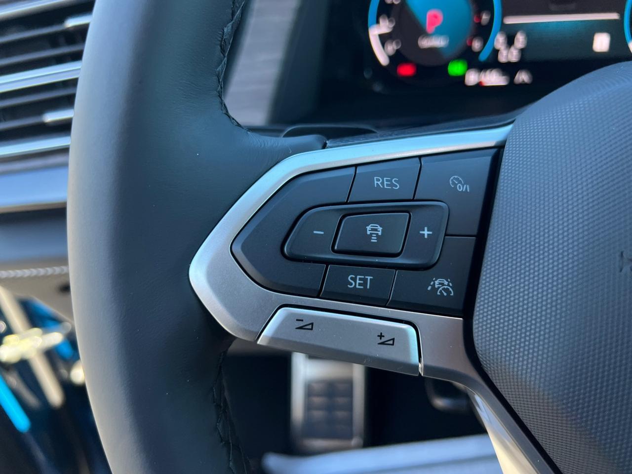 2025 Volkswagen Atlas 2.0T SEL Premium R-Line Hagerstown MD