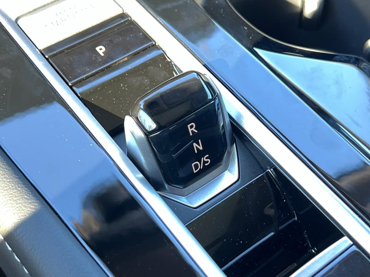 2025 Volkswagen Atlas 2.0T SEL Premium R-Line Hagerstown MD