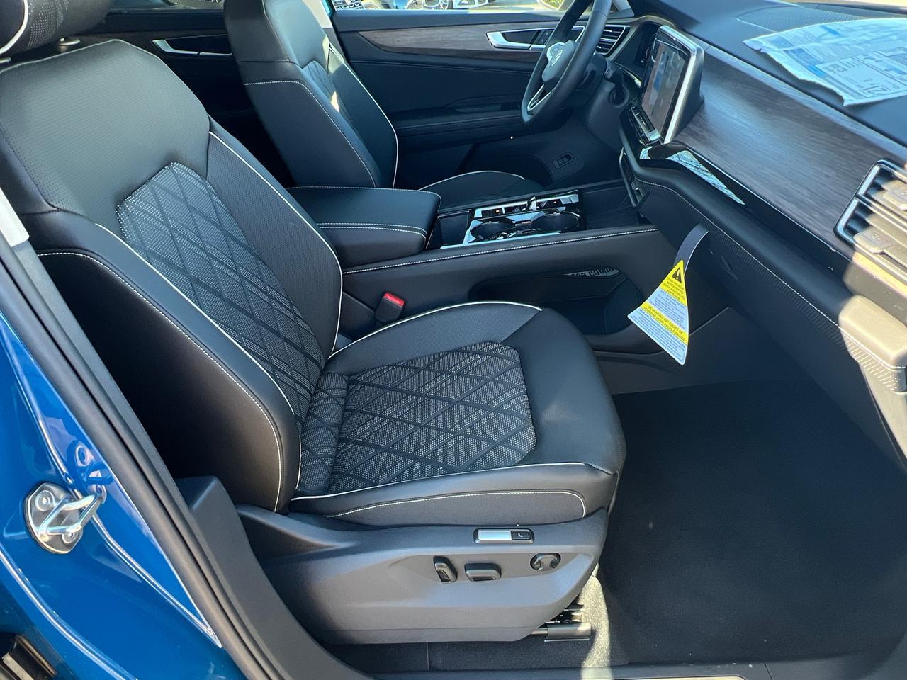 2025 Volkswagen Atlas 2.0T SEL Premium R-Line Hagerstown MD