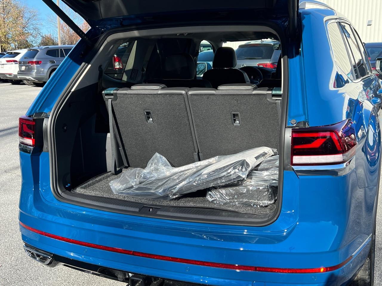 2025 Volkswagen Atlas 2.0T SEL Premium R-Line Hagerstown MD