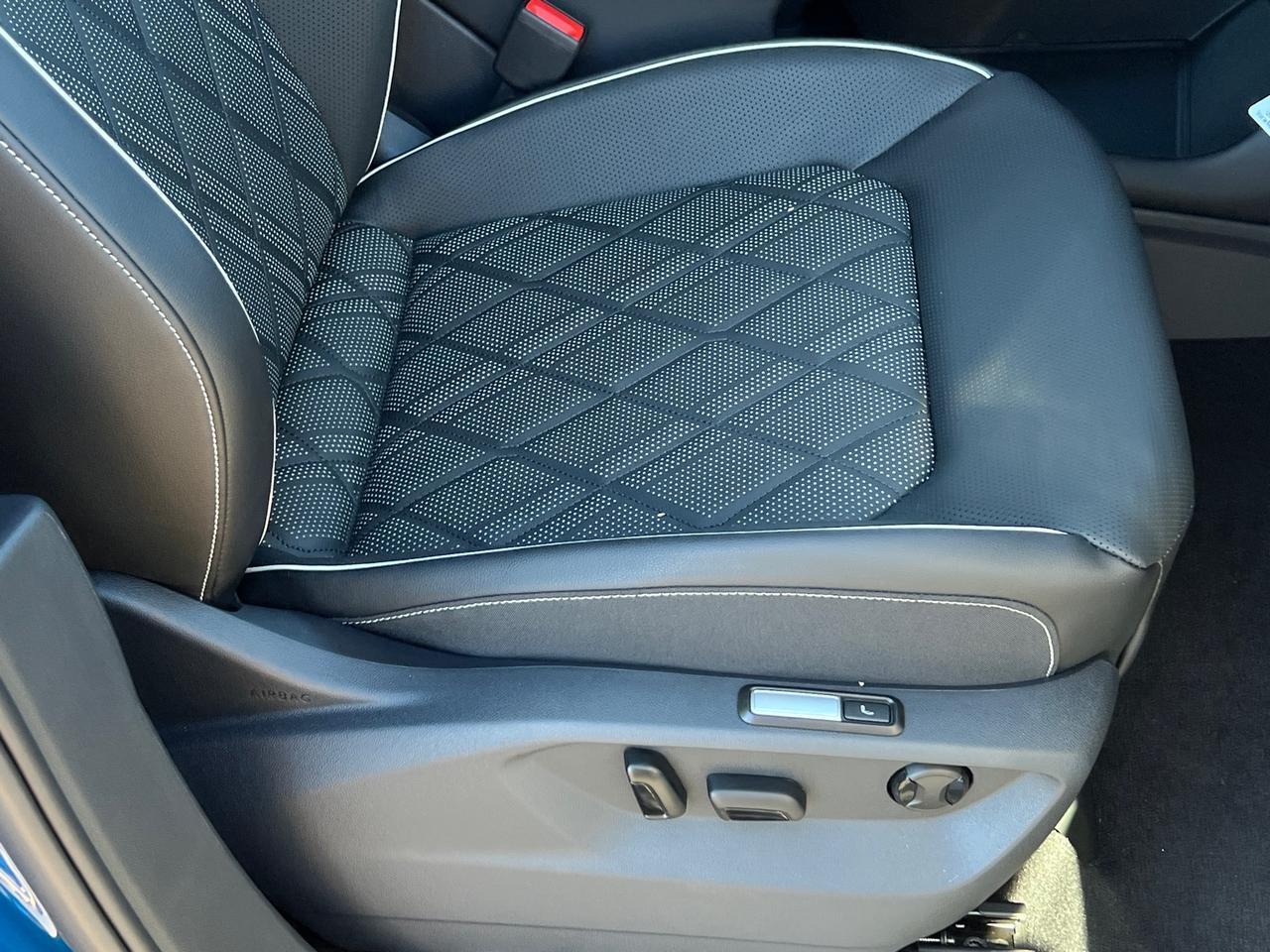 2025 Volkswagen Atlas 2.0T SEL Premium R-Line Hagerstown MD