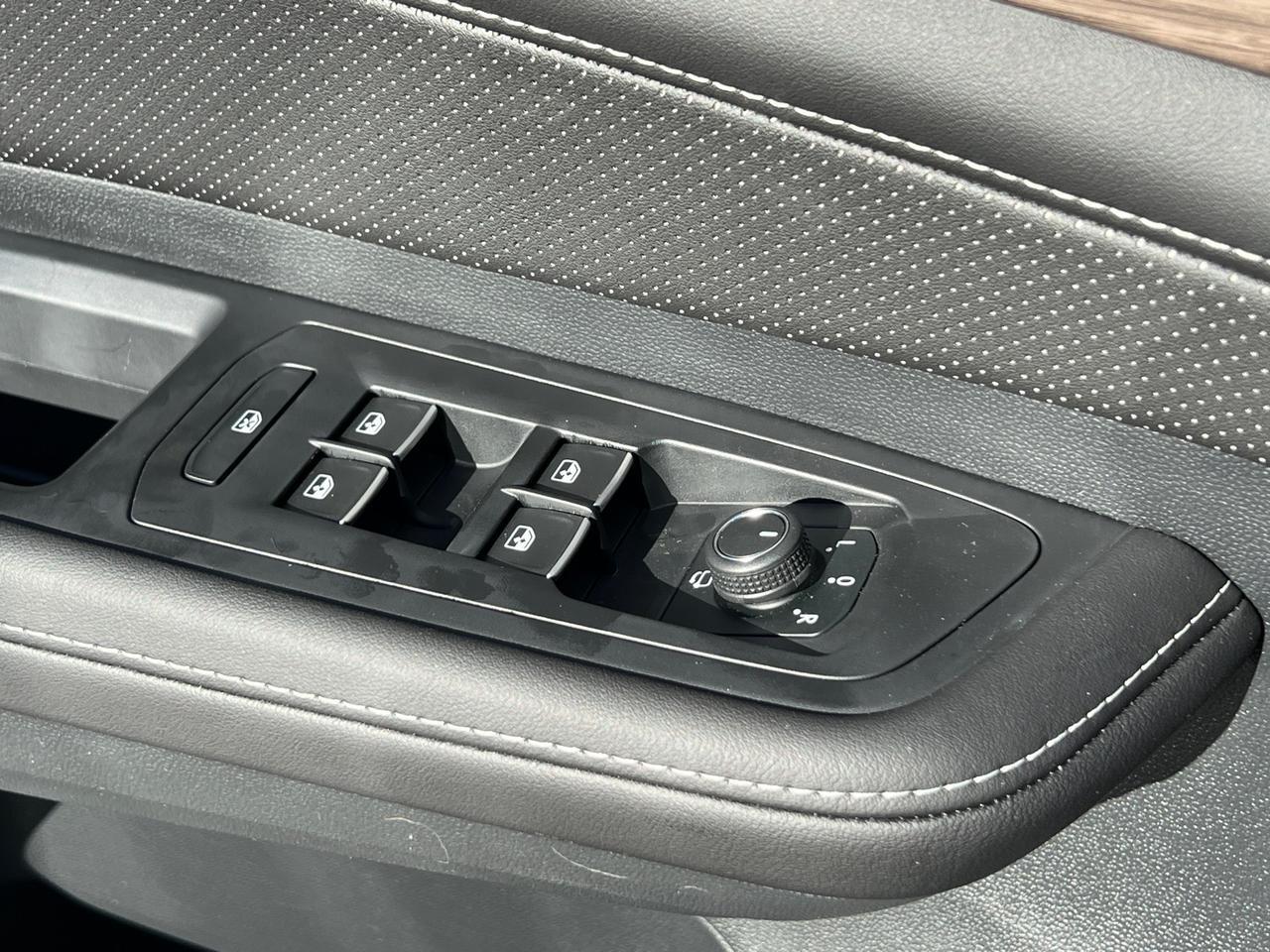 2025 Volkswagen Atlas 2.0T SEL Premium R-Line Hagerstown MD