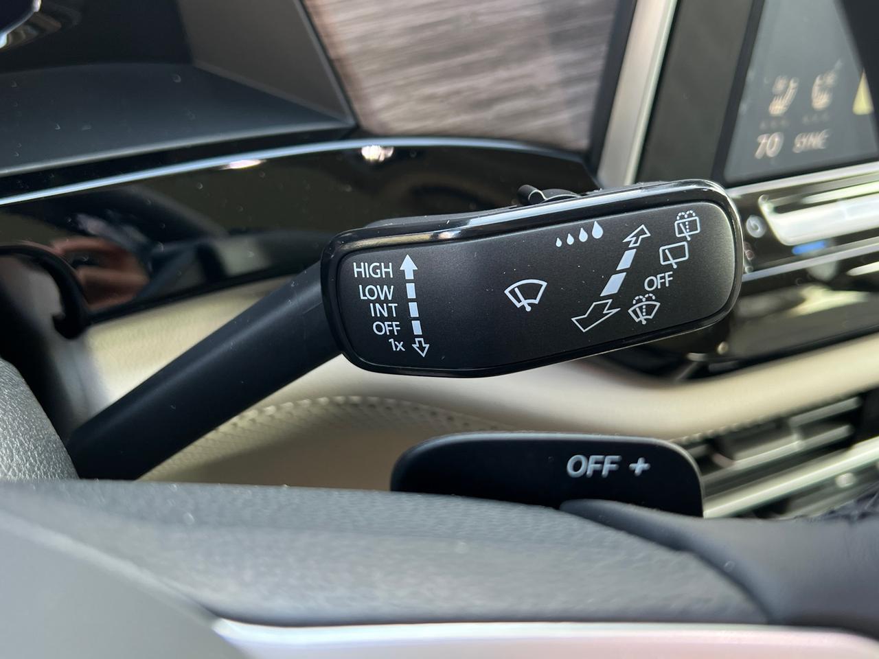 2025 Volkswagen Atlas 2.0T SEL Premium R-Line Hagerstown MD