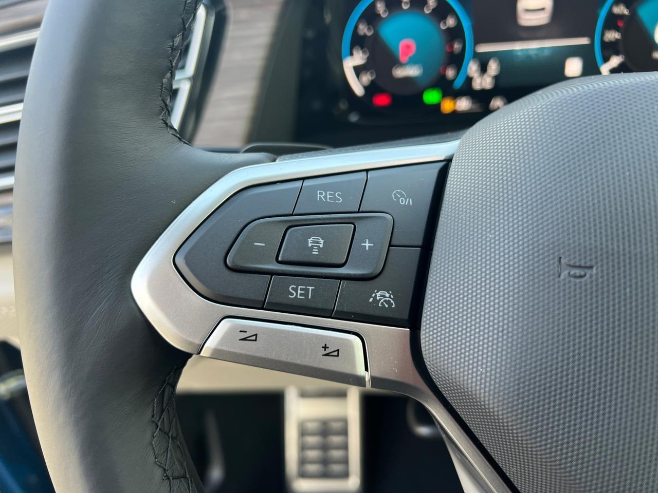 2025 Volkswagen Atlas 2.0T SEL Premium R-Line Hagerstown MD