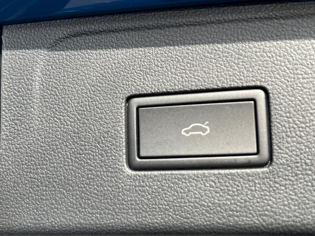 2025 Volkswagen Atlas 2.0T SEL Premium R-Line Hagerstown MD