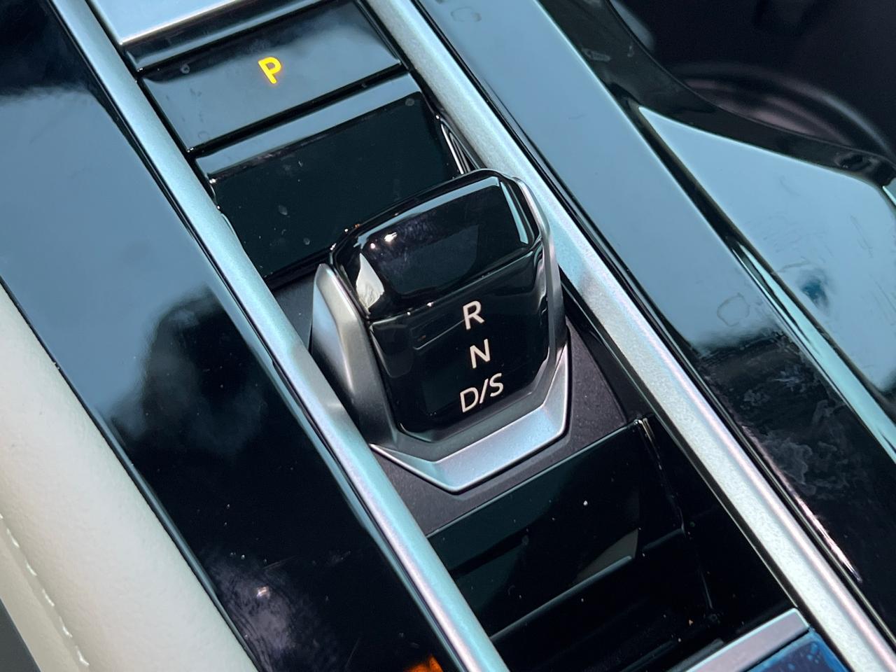 2025 Volkswagen Atlas 2.0T SEL Premium R-Line Hagerstown MD