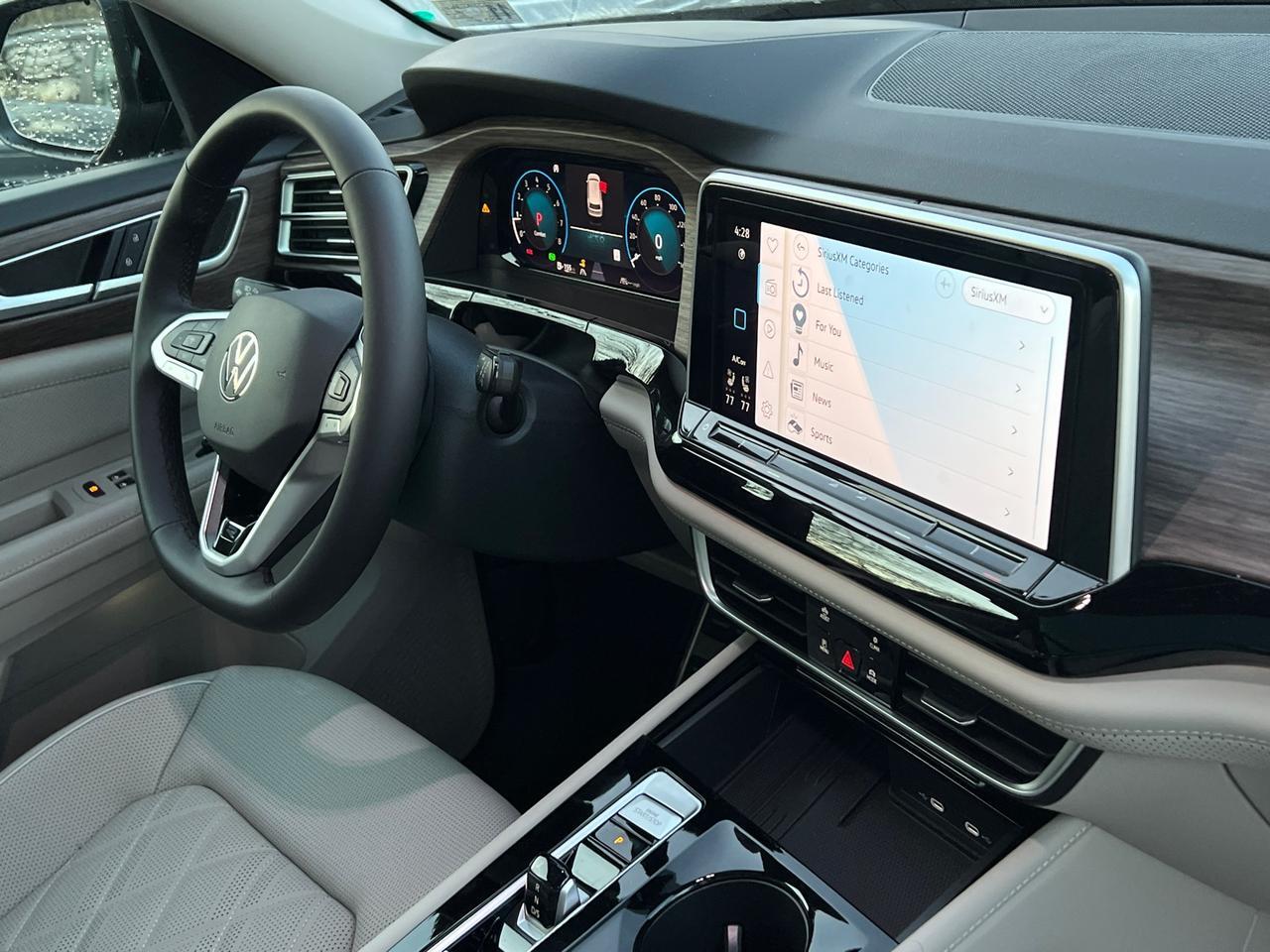 2025 Volkswagen Atlas 2.0T SEL Premium R-Line Hagerstown MD