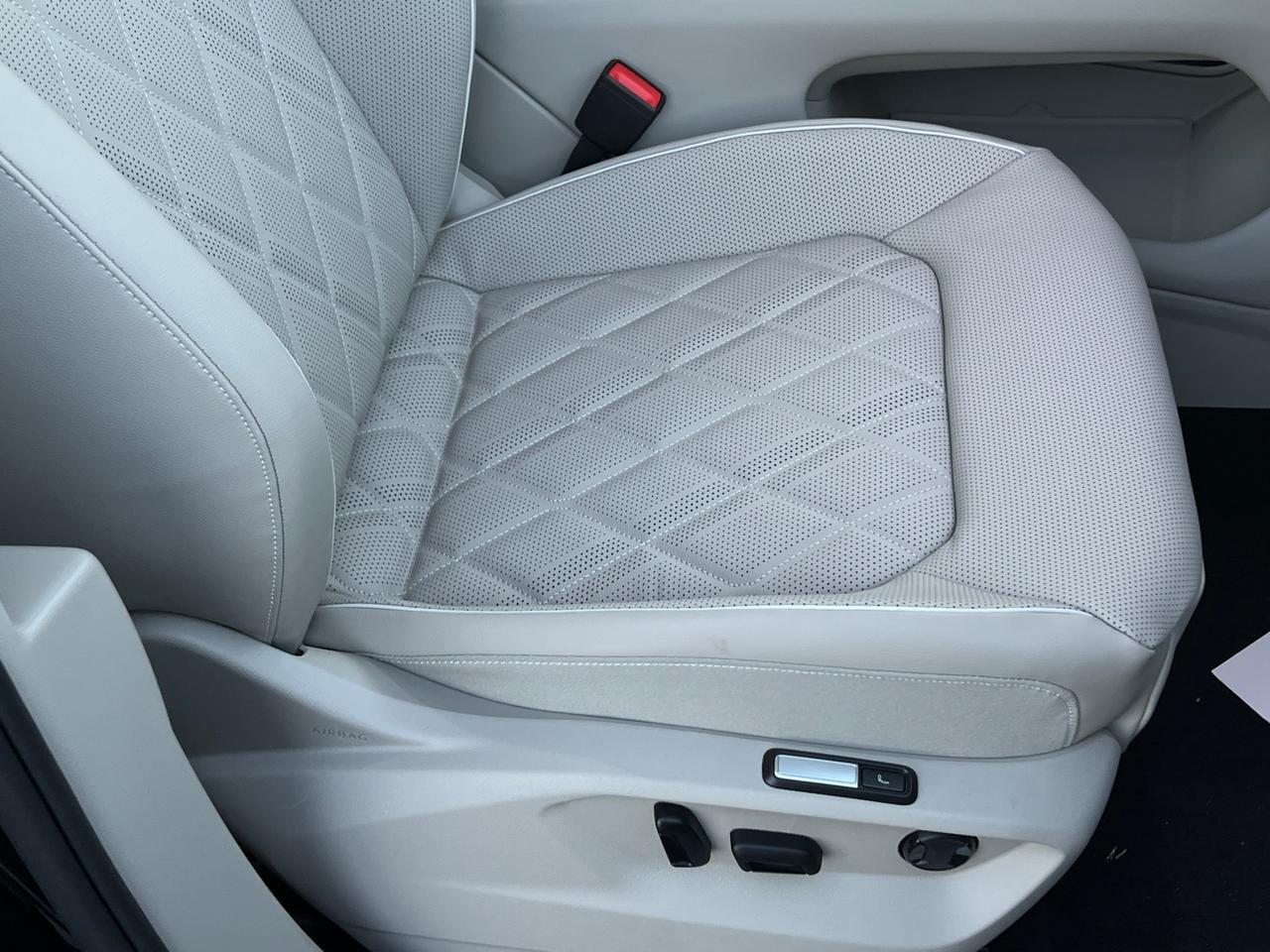 2025 Volkswagen Atlas 2.0T SEL Premium R-Line Hagerstown MD