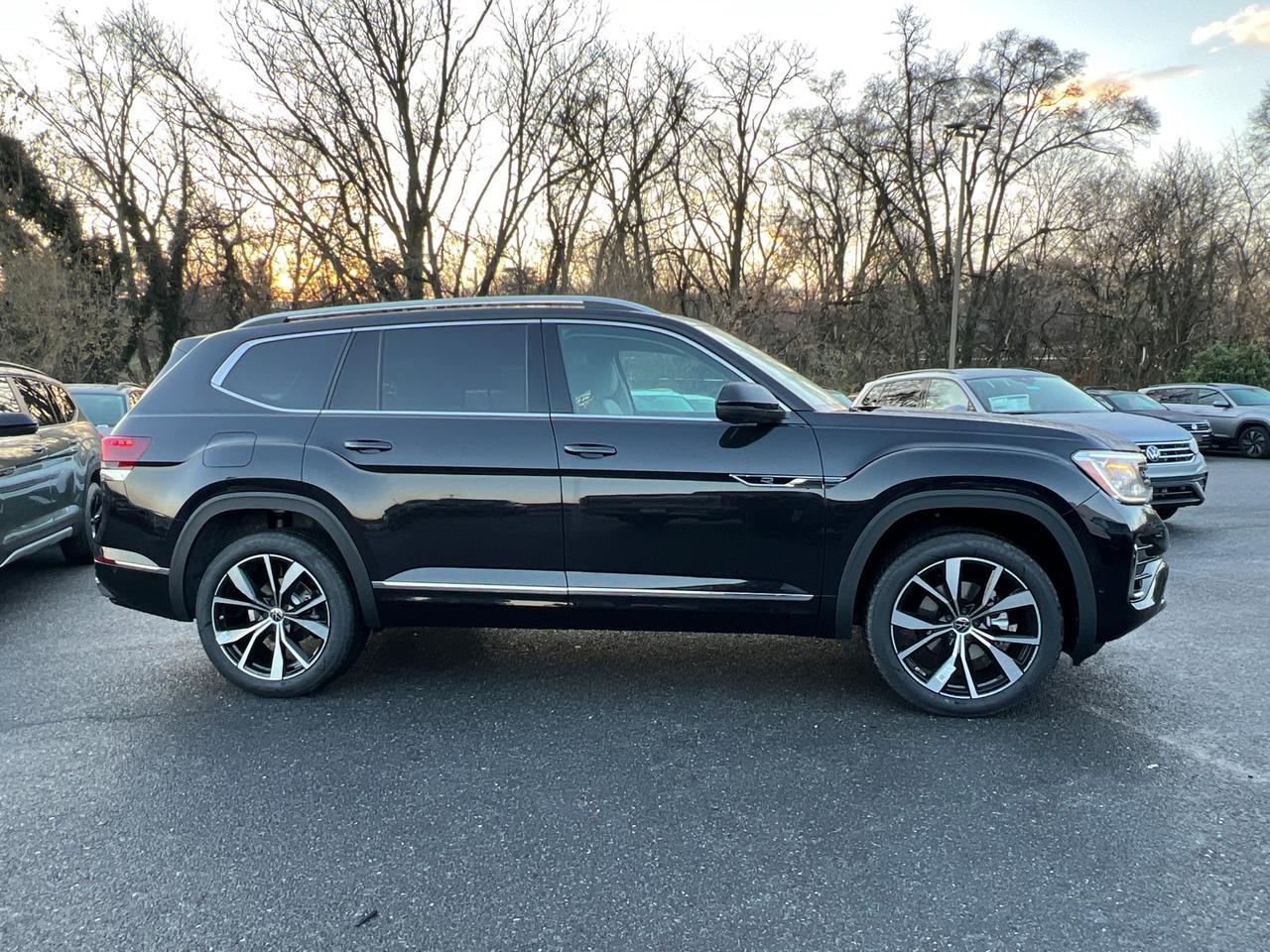 2025 Volkswagen Atlas 2.0T SEL Premium R-Line Hagerstown MD