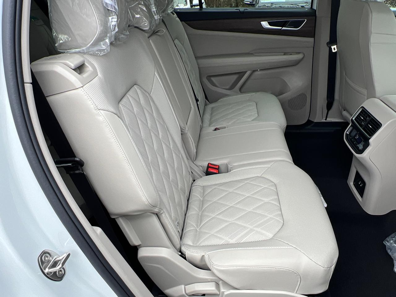 2025 Volkswagen Atlas 2.0T SEL Premium R-Line Hagerstown MD