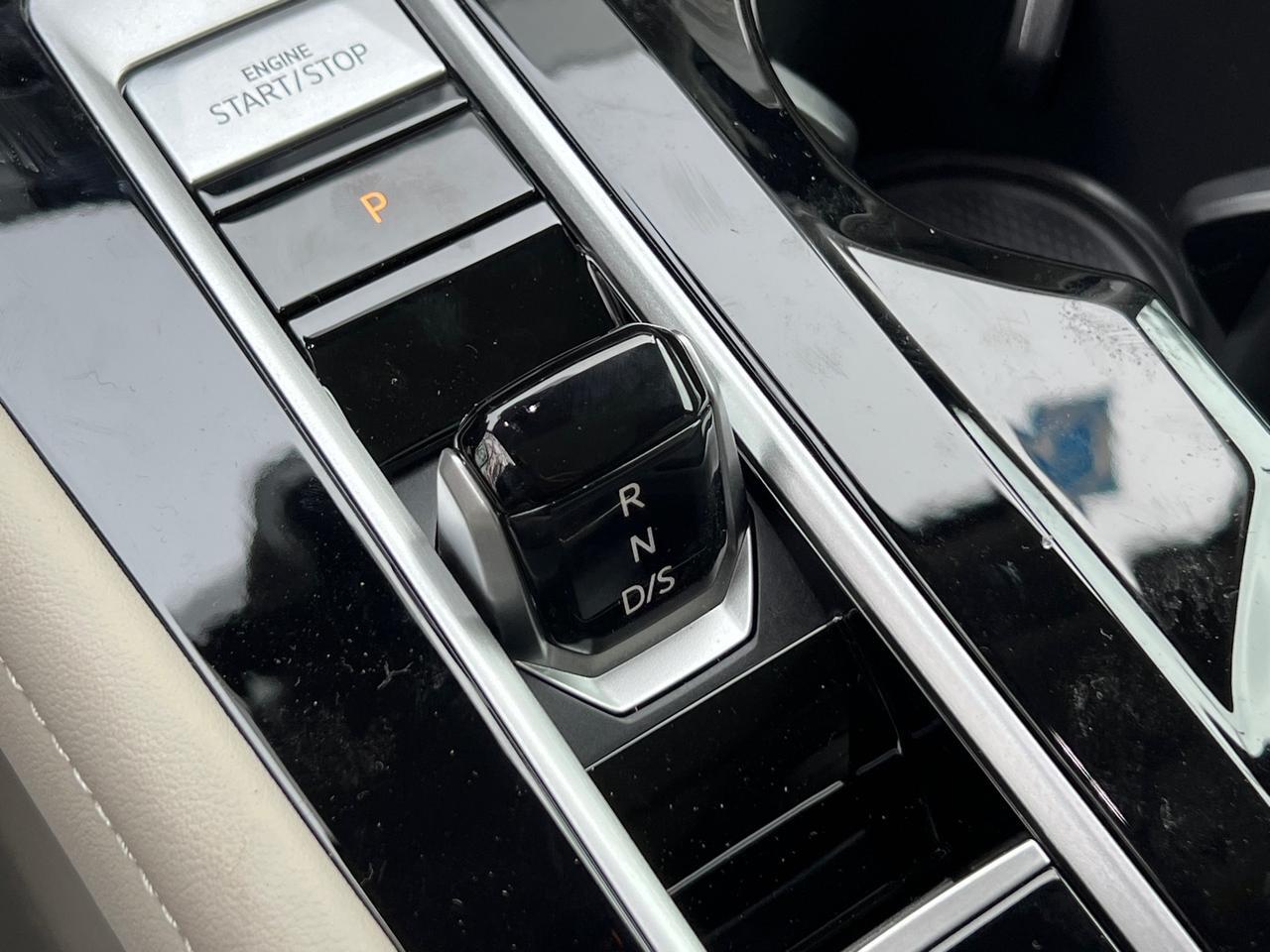 2025 Volkswagen Atlas 2.0T SEL Premium R-Line Hagerstown MD