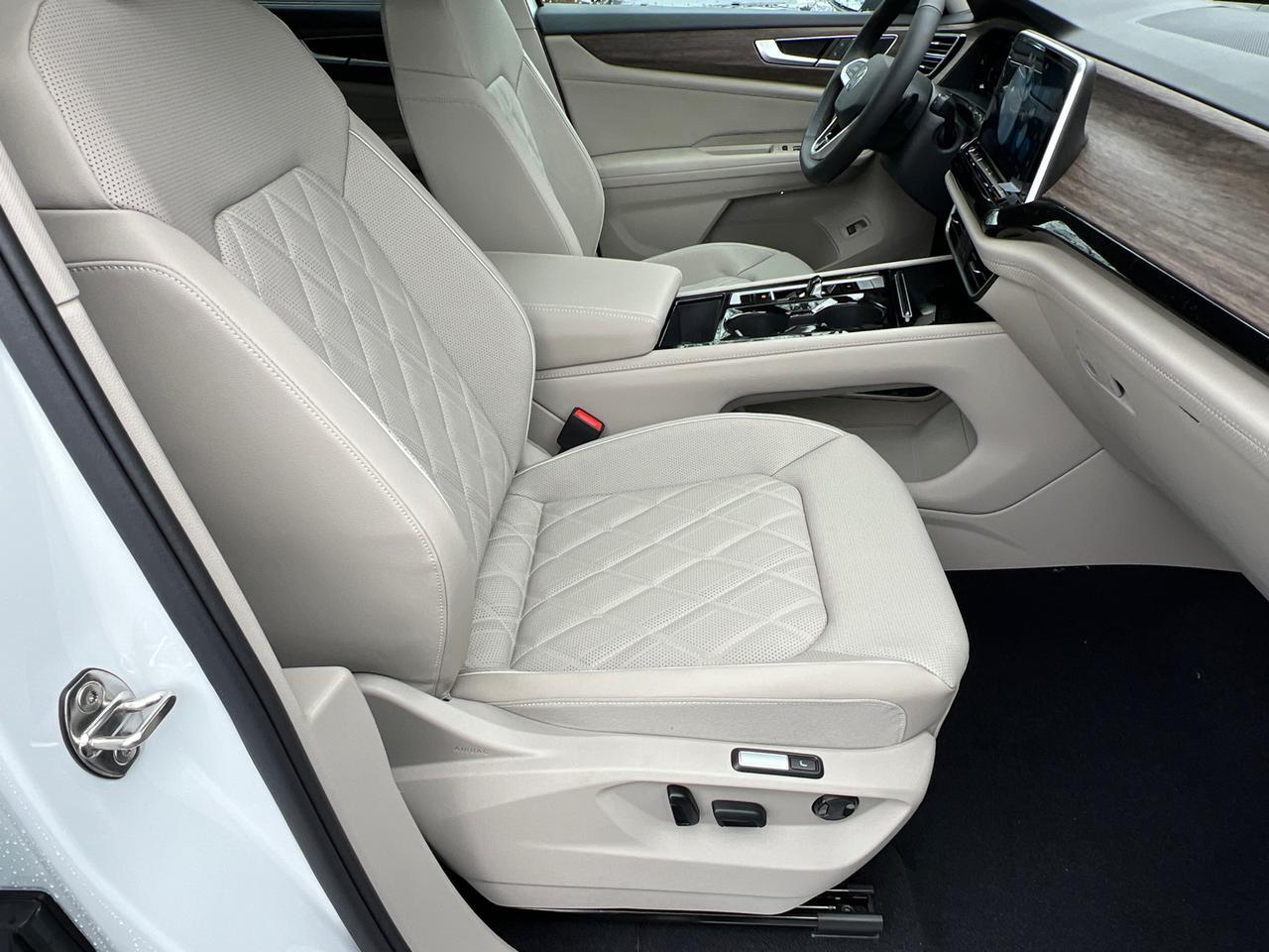 2025 Volkswagen Atlas 2.0T SEL Premium R-Line Hagerstown MD