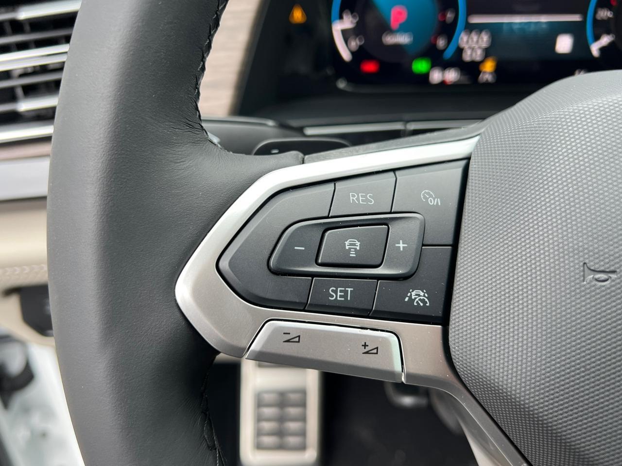 2025 Volkswagen Atlas 2.0T SEL Premium R-Line Hagerstown MD