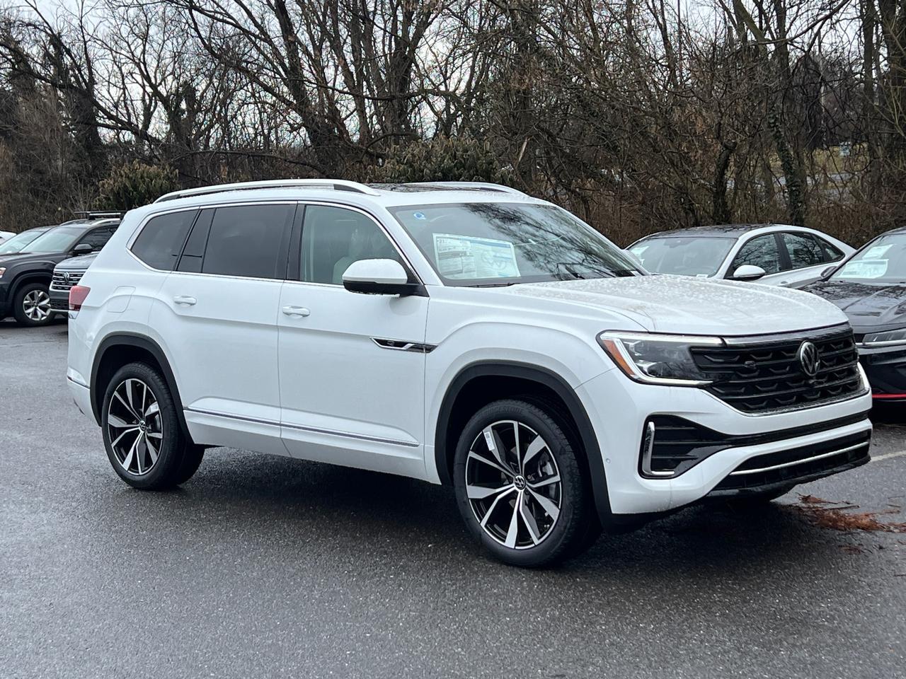 2025 Volkswagen Atlas 2.0T SEL Premium R-Line