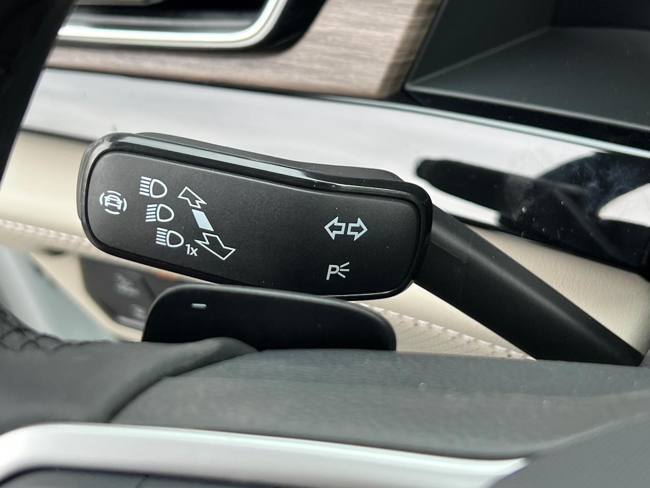 2025 Volkswagen Atlas 2.0T SEL Premium R-Line Hagerstown MD