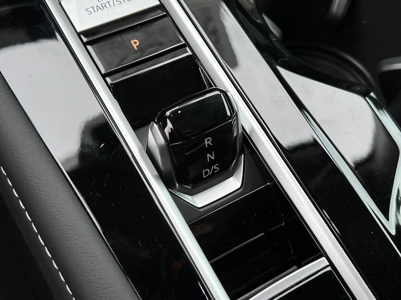 2025 Volkswagen Atlas 2.0T SEL Premium R-Line Hagerstown MD