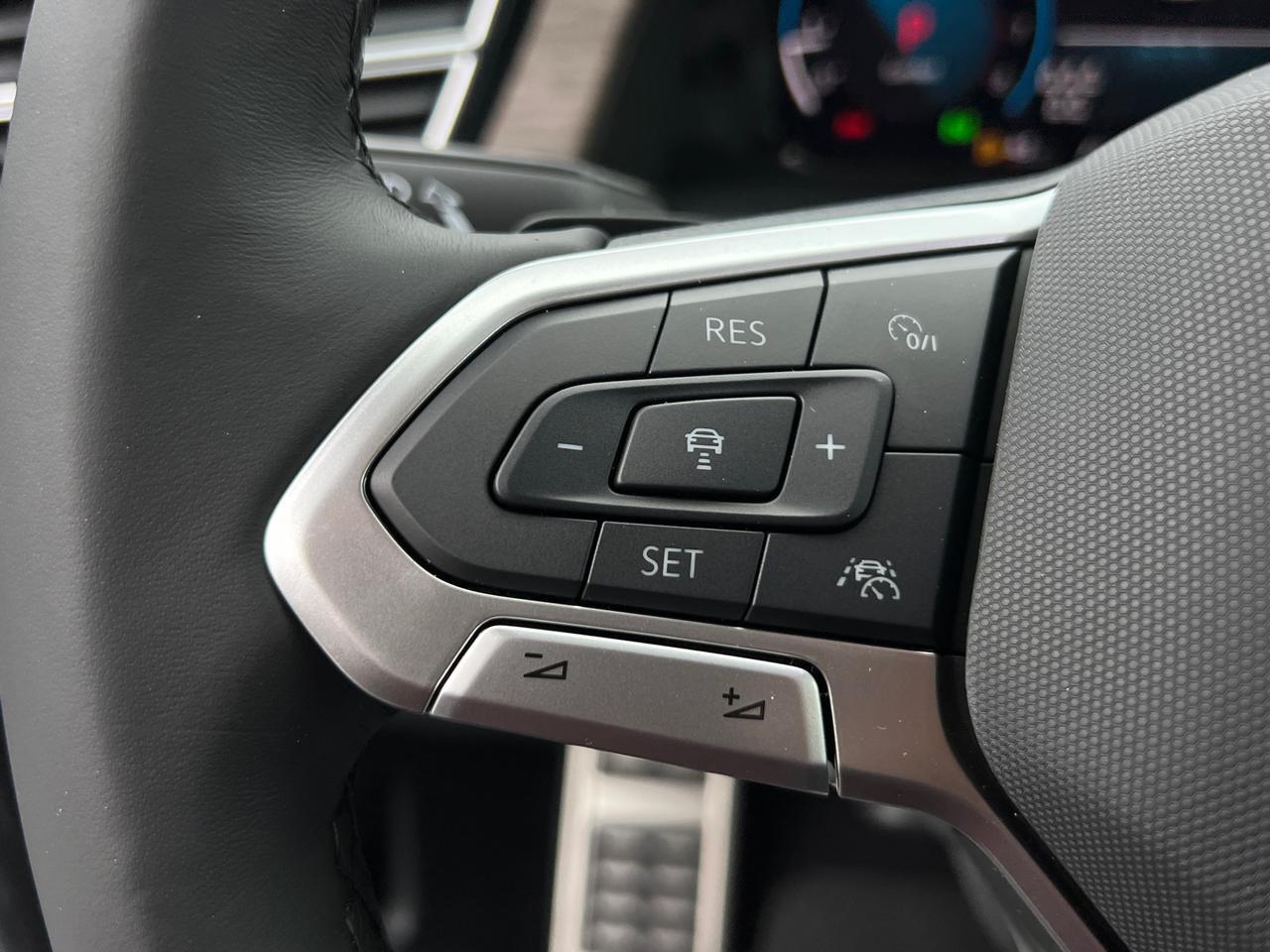 2025 Volkswagen Atlas 2.0T SEL Premium R-Line Hagerstown MD