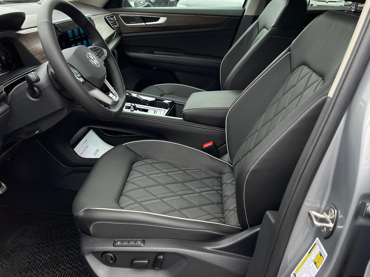 2025 Volkswagen Atlas 2.0T SEL Premium R-Line Hagerstown MD