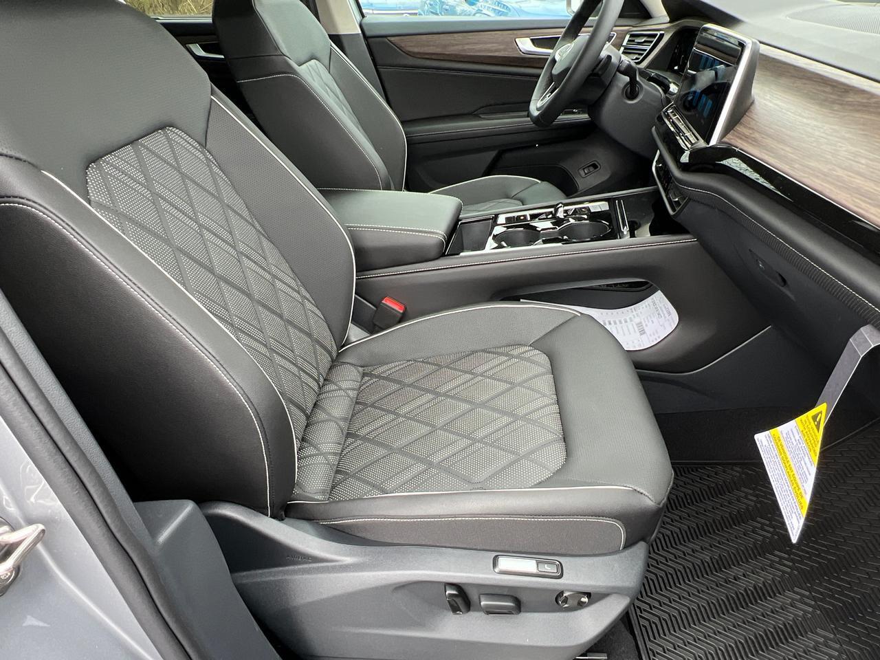 2025 Volkswagen Atlas 2.0T SEL Premium R-Line Hagerstown MD