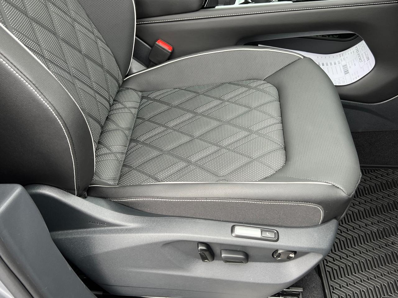 2025 Volkswagen Atlas 2.0T SEL Premium R-Line Hagerstown MD