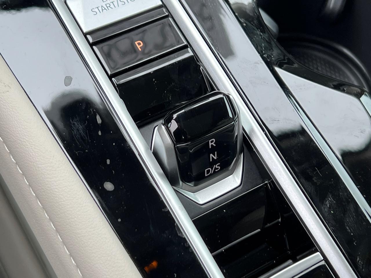 2025 Volkswagen Atlas 2.0T SEL Premium R-Line Hagerstown MD