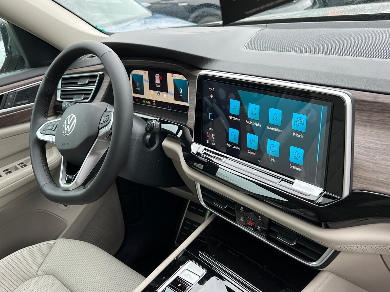 2025 Volkswagen Atlas 2.0T SEL Premium R-Line Hagerstown MD