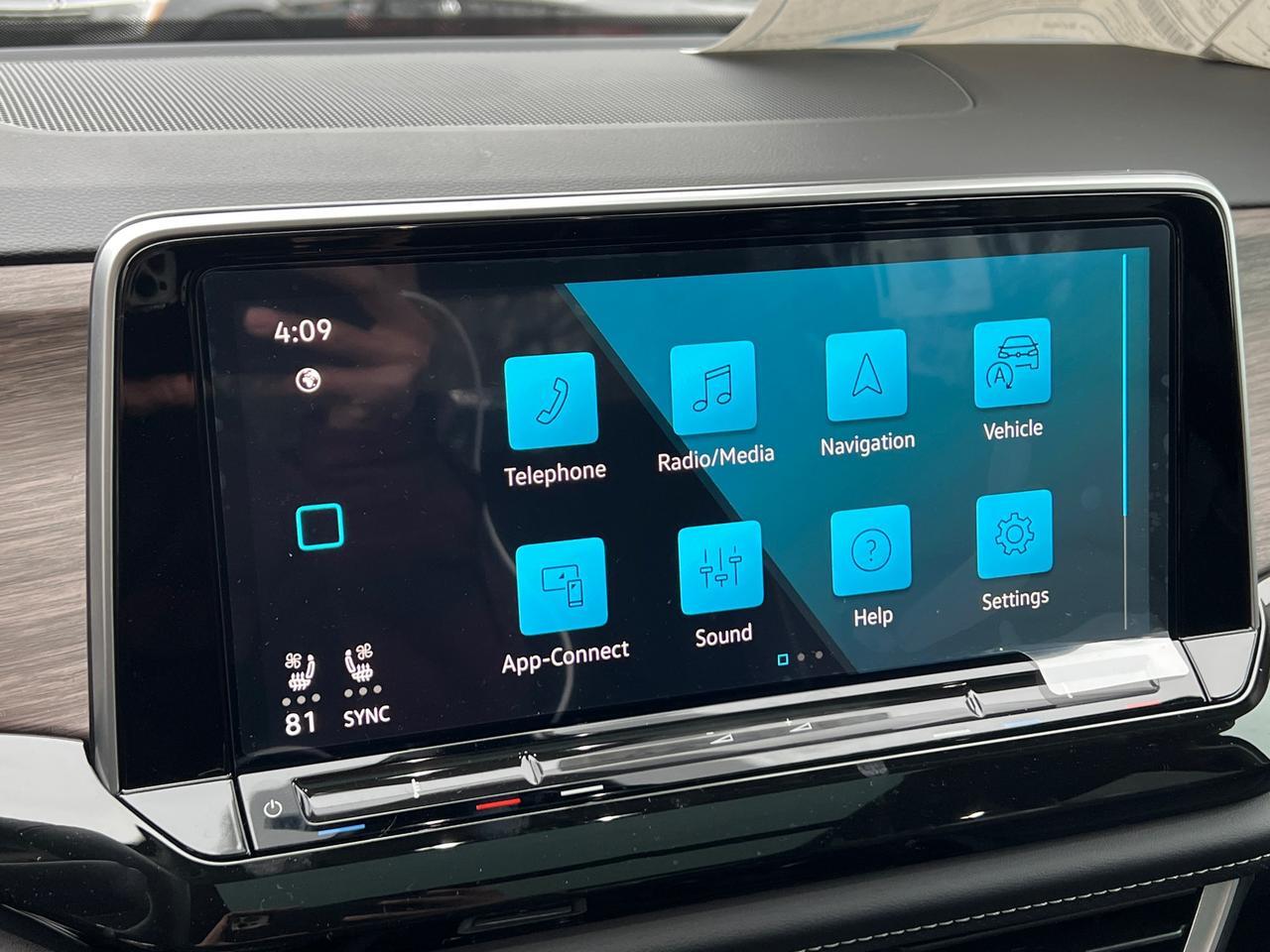 2025 Volkswagen Atlas 2.0T SEL Hagerstown MD