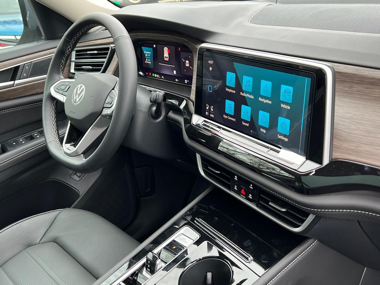 2025 Volkswagen Atlas 2.0T SEL Hagerstown MD