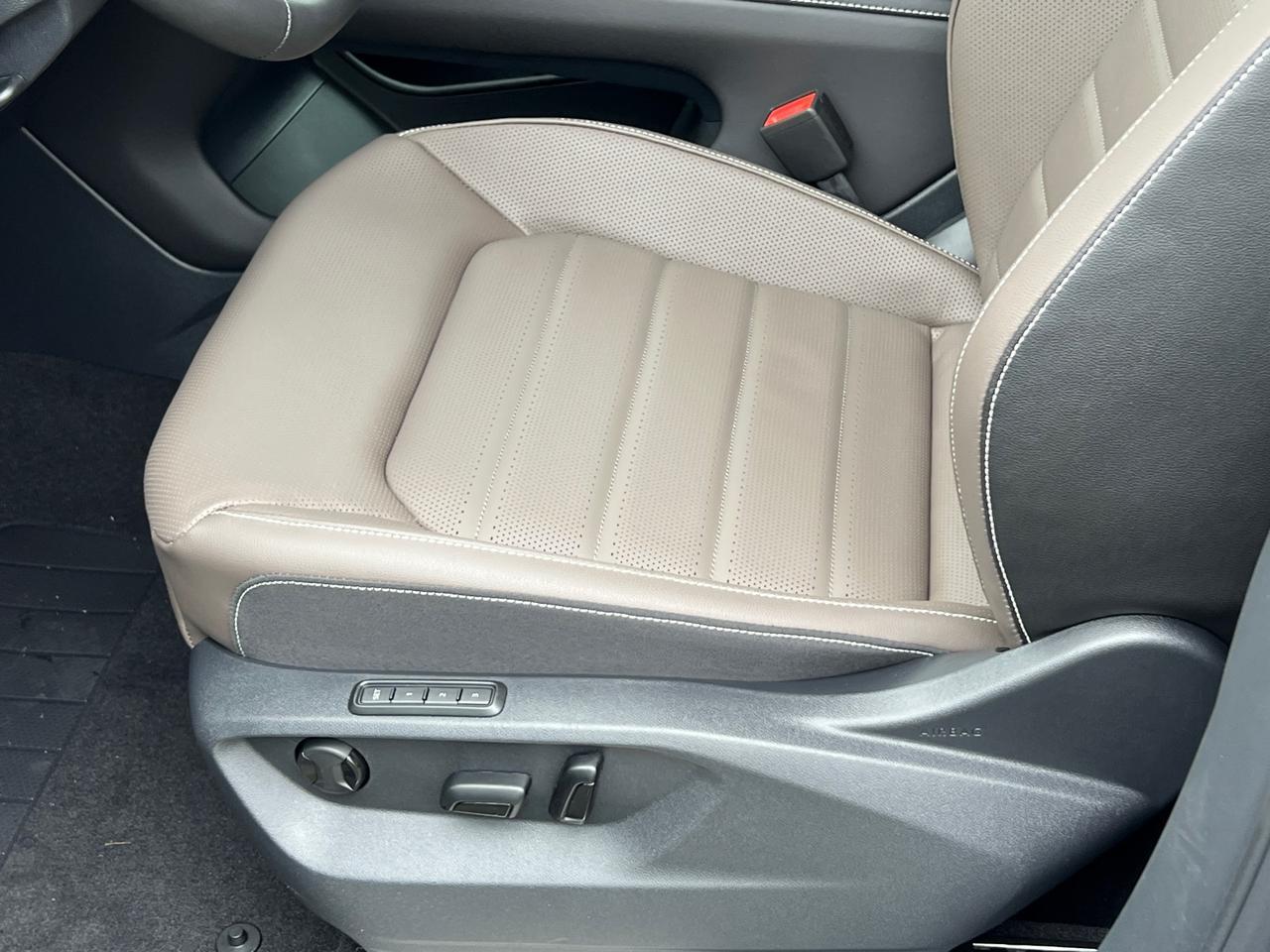 2025 Volkswagen Atlas 2.0T SEL Hagerstown MD