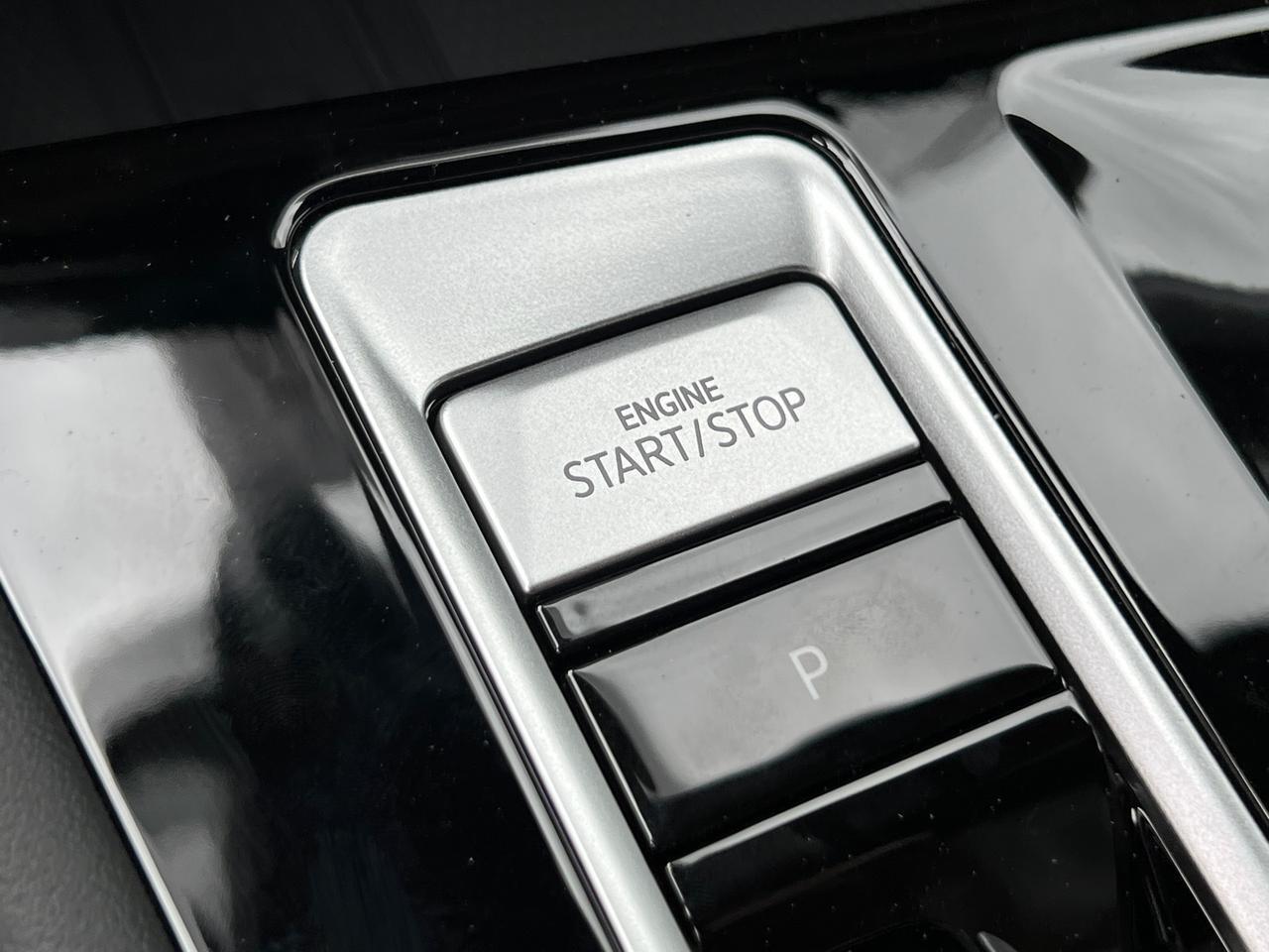 2025 Volkswagen Atlas Cross Sport 2.0T SE w/Technology Hagerstown MD